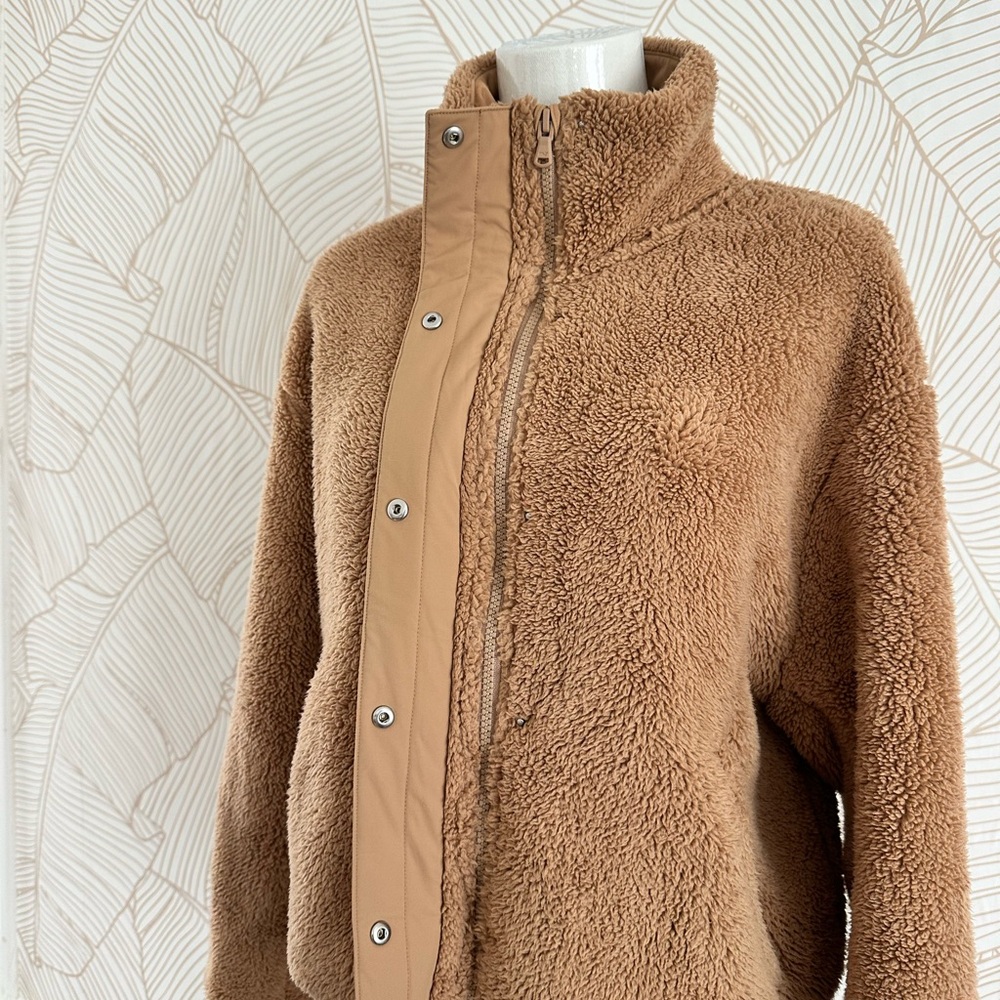 Vineyard Vines Tan Teddy Jacket - Picture 2 of 3